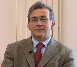 Pr Gilles Berrut Pr Gilles Berrut