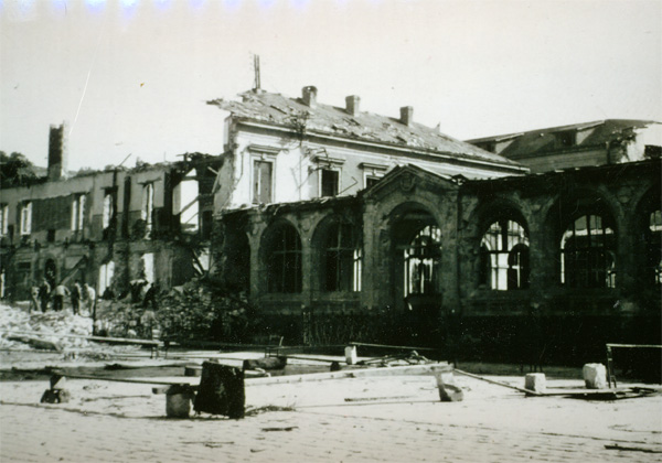 1943 - l'hôtel-Dieu après les bombardements